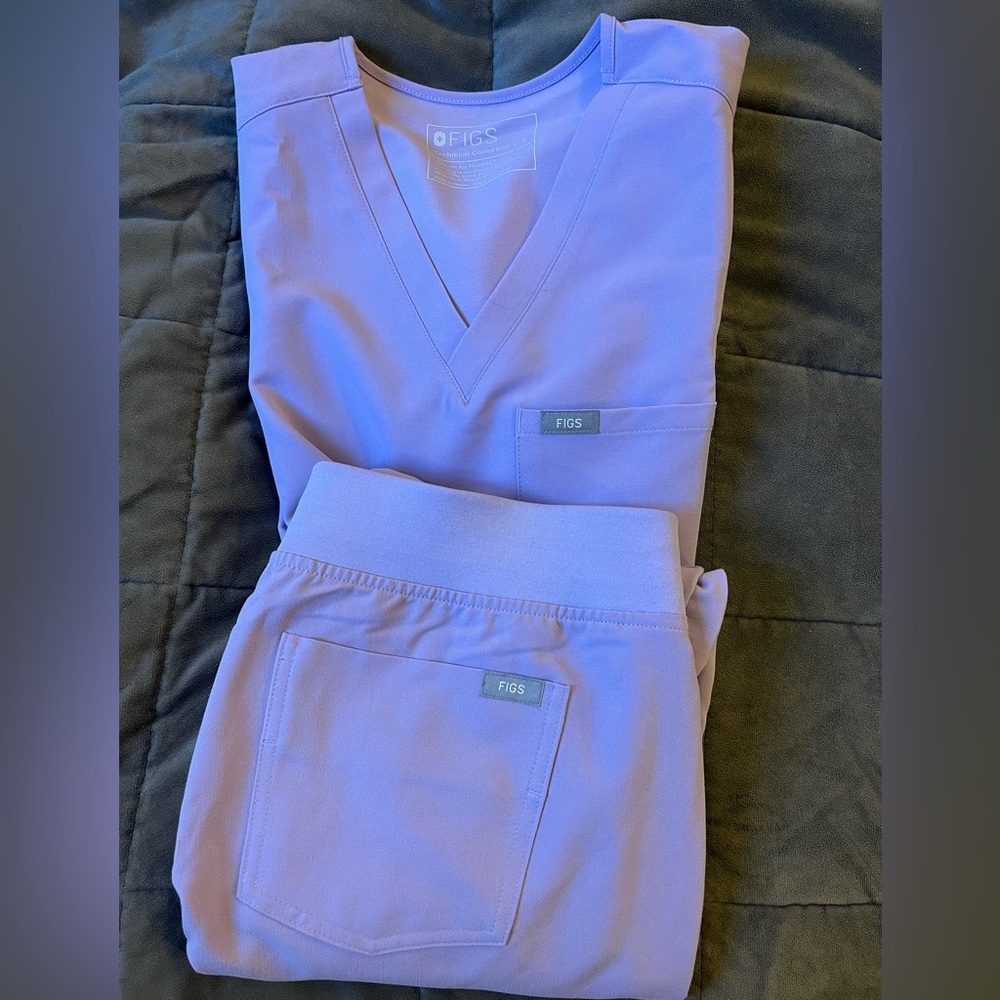Never worn Figs set